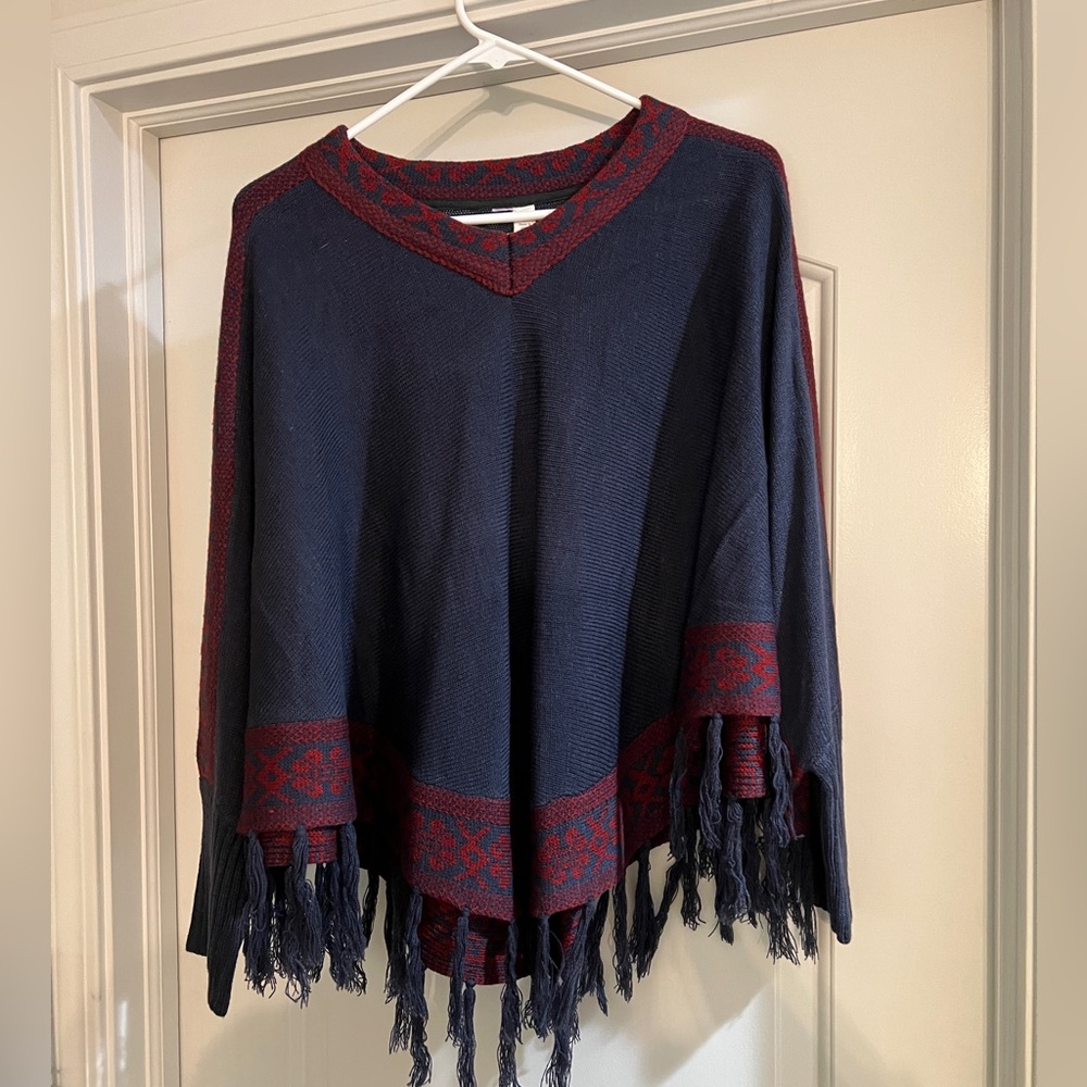 Revival? Pinch style sweater with fringe. Size small
